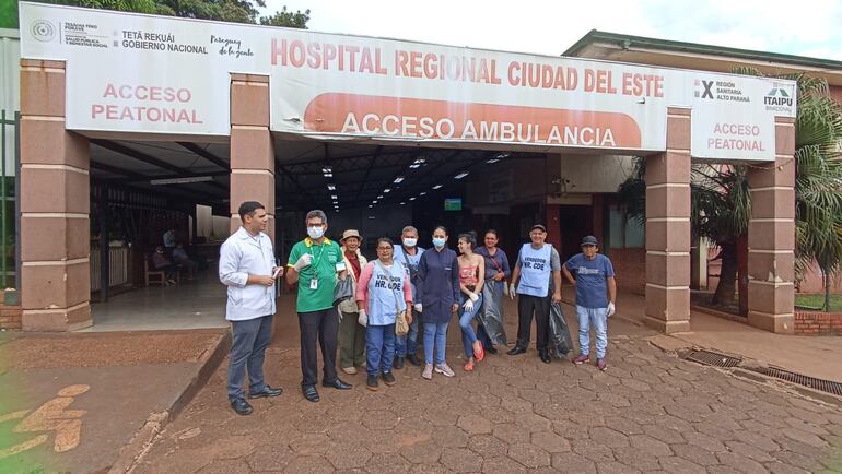 Los responsables de la Minga Ambiental en el Hospital Regional de CDE.