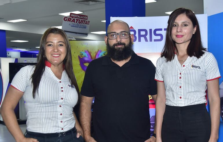 Sonia Sanchiz, Martín R. Martínez y Lorena Cuenca.