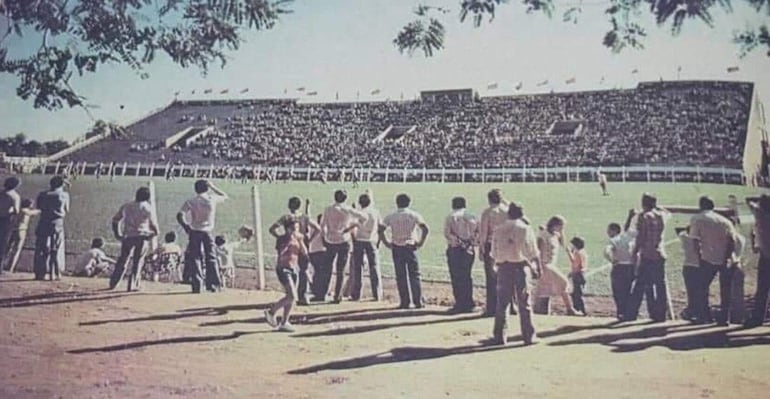 El sector preferencial del estadio auriazul, inaugurado en 1982 bajo la presidencia de Atilano Cáceres, será totalmente renovado.