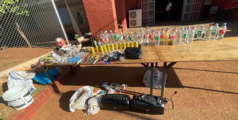 Barias bochas de cocaína, marihuana y otros elementos se lograron incautar durante la requisa en la Penitenciaría Regional de Misiones.