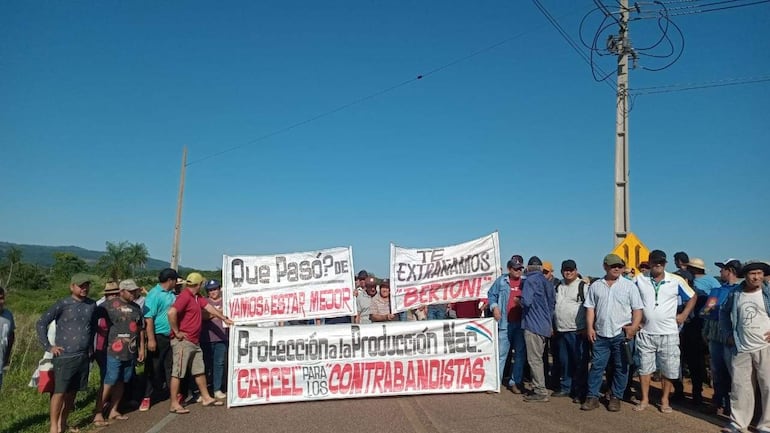 Los manifestantes también pidieron cárcel a los contrabandistas.
