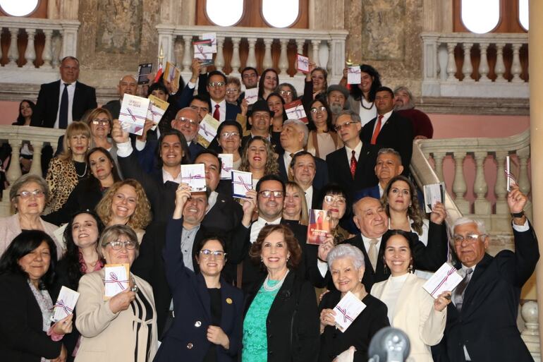 Ya está en vigencia la Ley 7140/23, de Fomento de la Lectura y el Libro que establece la creación de varios organismos encargados de colaborar con su cumplimiento.