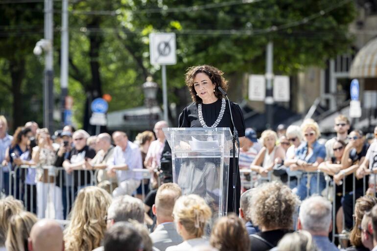 La alcaldesa de Ámsterdam, Femke Halsema. El número de candidatos a ocupar las alcaldías en Países Bajos ha estado disminuyendo con los años por razones que aún se están investigando, con 37 municipios en plena búsqueda de un nuevo regidor, incluidas grandes ciudades como Róterdam, y en un panorama de aumento de las amenazas y la carga de trabajo.