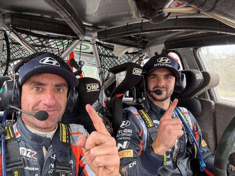 Fau Zaldívar (d) y Marcelo Der Ohannesian estarán en carrera con el Hyundai i20 N Rally2.