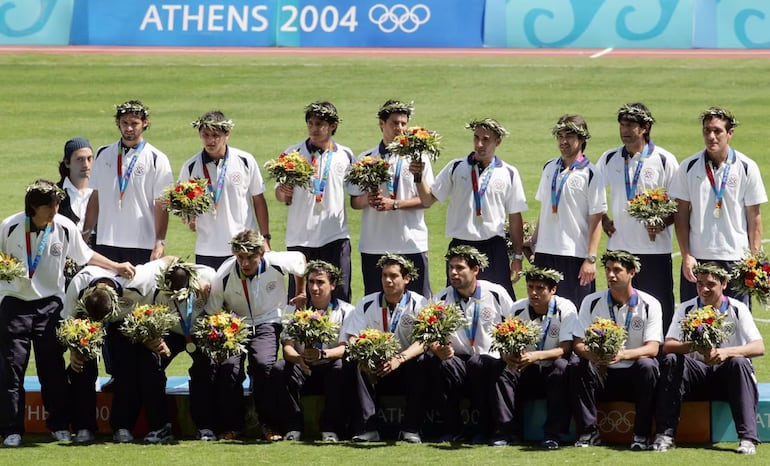 Medalla de plata. Hace 20 años la selección de fútbol conquistaba una medalla de plata en los Juegos Olímpicos de Atenas 2004. Fue la primera y única presea olímpica conquistada por Paraguay en la historia.