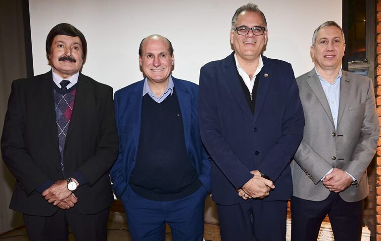 César Franco, Eduardo Álvarez, Jorge Reyes y Mariano Bravo.