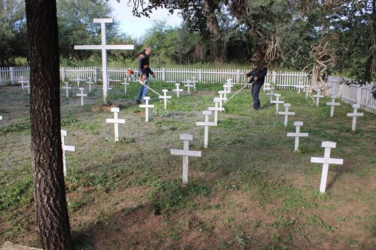 En la actividad se procedió a la limpieza de los senderos, el arreglo de las paredes y techo de la comandancia (reconstruida hace algún tiempo), repintar los monolitos y la limpieza del cementerio del ejército boliviano.