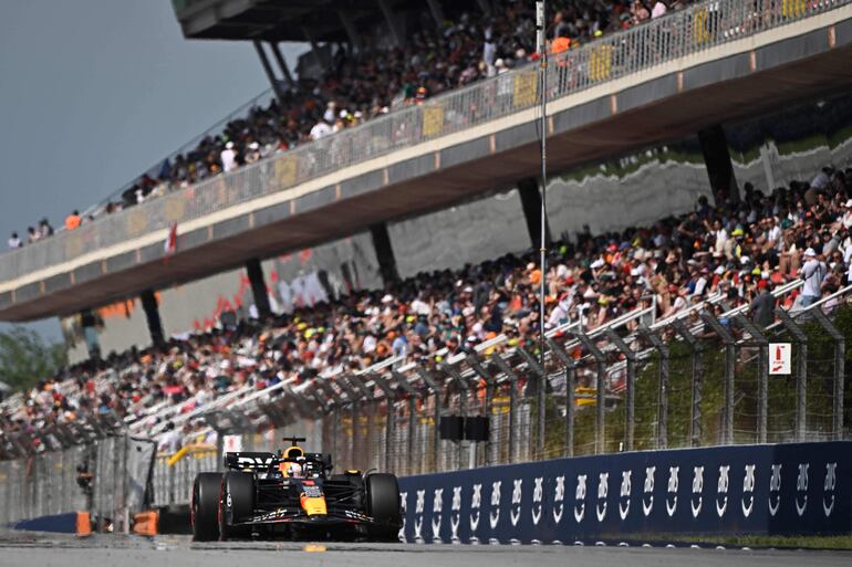 Max Verstappen domina en España