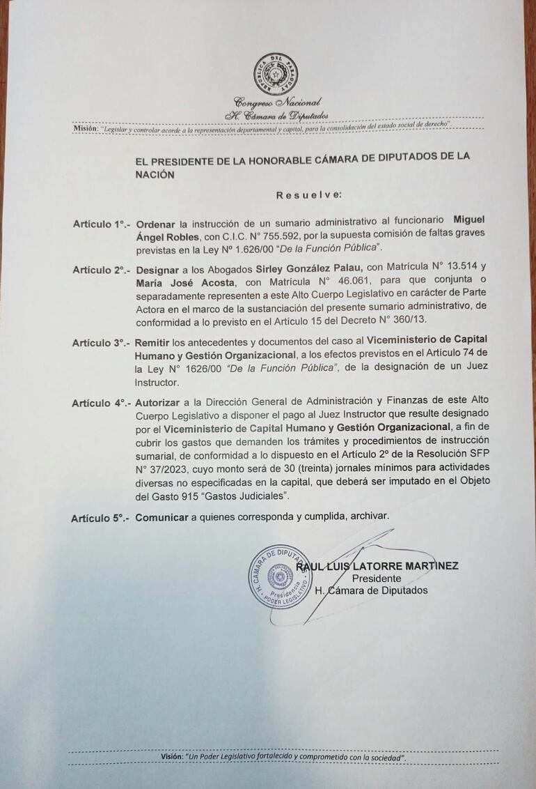 Sumario dispuesto contra el asesor de Diputados, Miguel Robles Ibarra, condenado junto a Hugo Javier González.