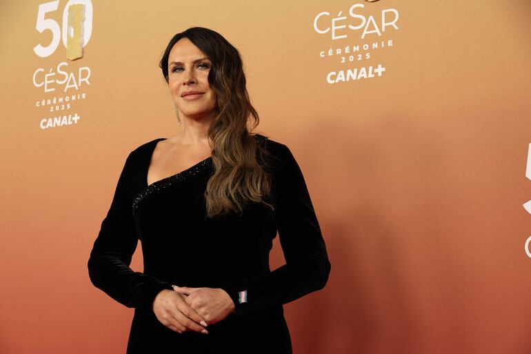 La actriz española Karla Sofía Gascón, protagonista de "Emilia Pérez", reapareció anoche en la entrega de los premios César en París.