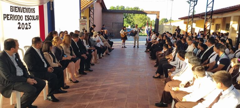 Acto de inicio de clases en el departamento de Misiones.