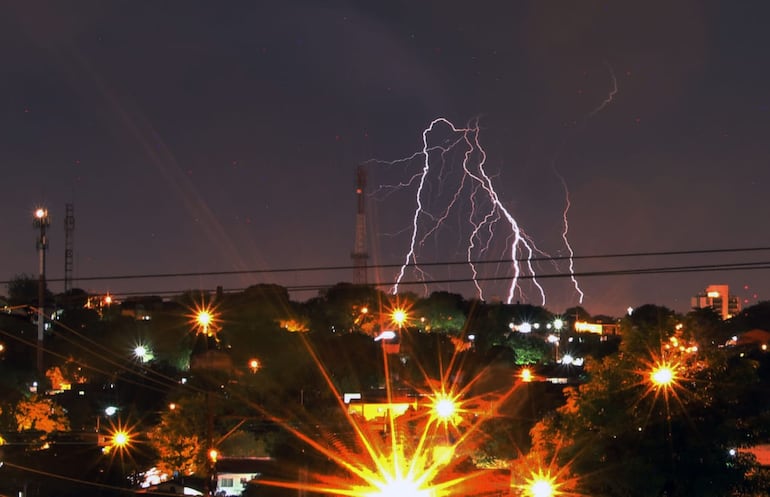 Tormenta eléctrica en Asunción.