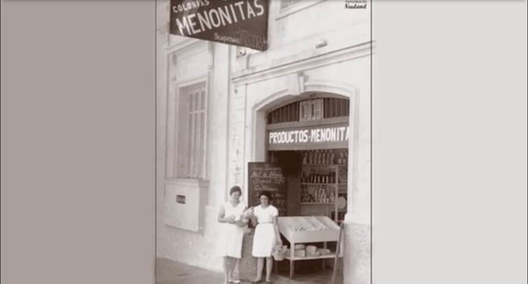 Los primeros productos de Lácteos CO-OP eran también ofrecidos en el Puerto de Asunción. Fotografía del acervo de Neuland.