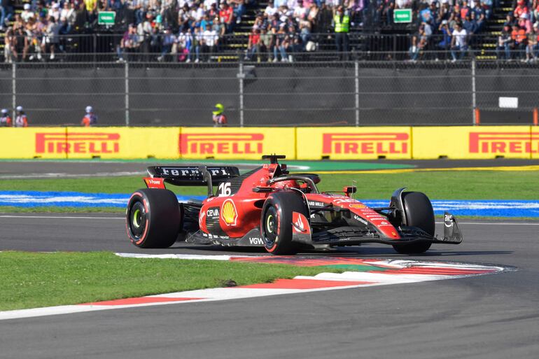 Charles Leclerc (Ferrari) saldrá primero junto a Carlos Sainz en la primera fila.