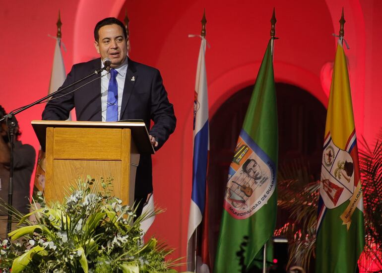 Acto de juramento de Ricardo Estigarribia como gobernador de Central.