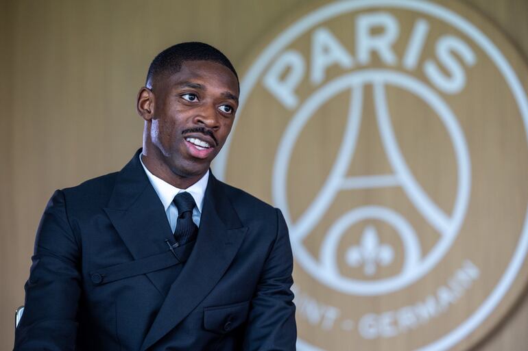 El francés Ousmane Dembélé durante la presentación como refuerzo del París Saint-Germain.