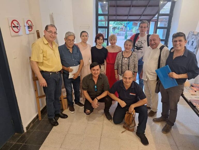 Escritores pertenecientes a varios gremios forman parte de la Gala de la Literatura Nacional que busca promover la lectura de obras de autores locales.