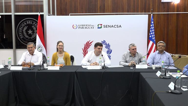 Conferencia de prensa del presidente del Senacsa, José Carlos Camperchioli sobre la gripe aviar en el Paraguay.