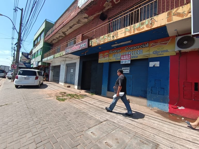 Varios comercios quebraron y los locales comerciales no se logran alquilar.