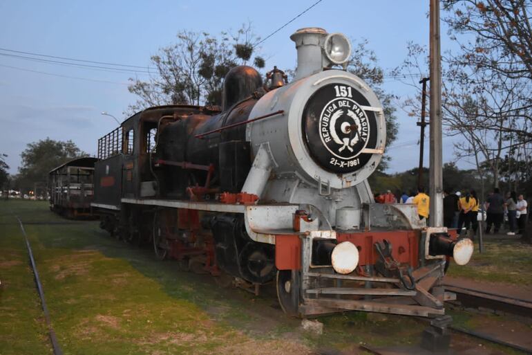 La antigua locomotora del Ferrocarril Carlos Antonio López.