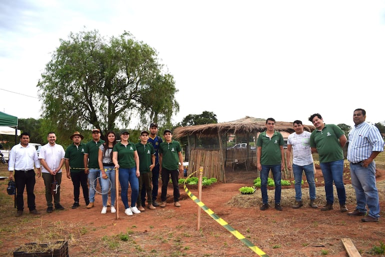 La implementación de permacultura en pequeñas fincas familiares, genera rentabilidad, según estudiantes del cuarto curso de la carrera Agropecuaria.