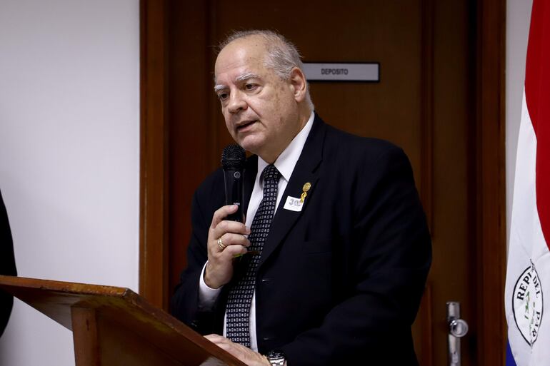 AME2363. ASUNCIÓN (PARAGUAY), 22/12/2022.- Luis María Benítez Riera, ministro de la Corte Suprema de Justicia. EFE/Nathalia Aguilar