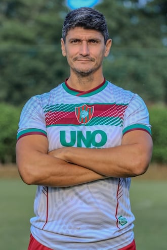 Arturo Rafael Villasantti Adorno (39 años), técnico de Atlético Tembetary