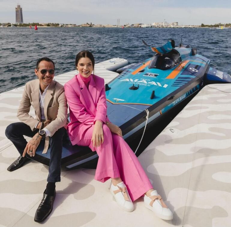 Nadia Ferreira y Marc Anthony en Jeddah. Ahora están en Venecia para asistir a la carrera de lanchas eléctricas que se disputará los próximos 11 y 12 de mayo.