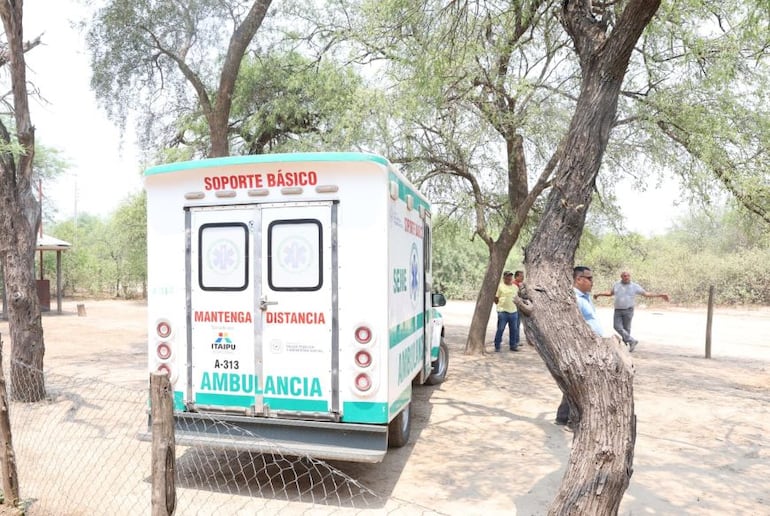 Pobladores de la localidad de Pozo Hondo denunciaron que la entrega de una ambulancia hecha durante la reciente visita del presidente Santiago Peña a Pozo fue solo una "actividad pantalla", ya que actualmente no cuentan con el móvil en el lugar.