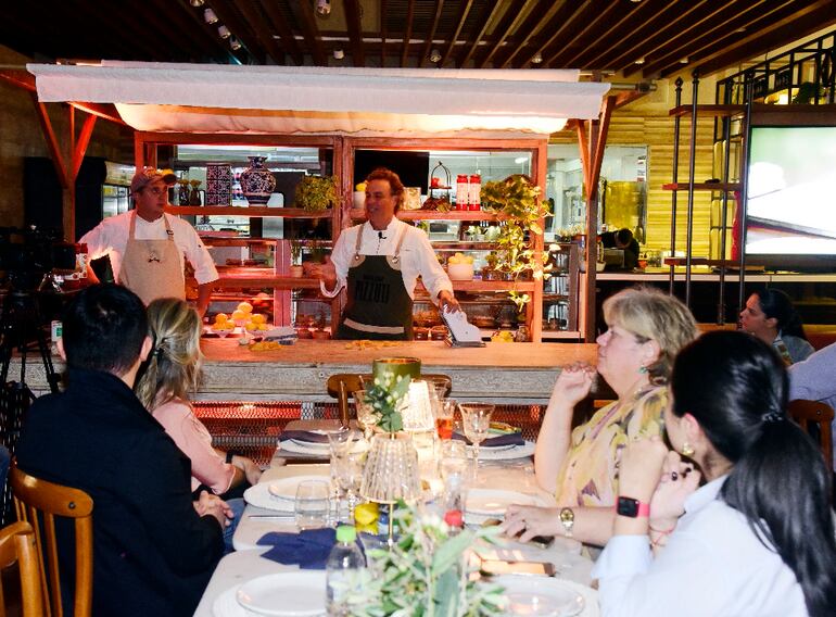 El reconocido chef argentino Roberto Petersen cocinó por primera vez en nuestro país gracias a una invitación de Casa Rica.