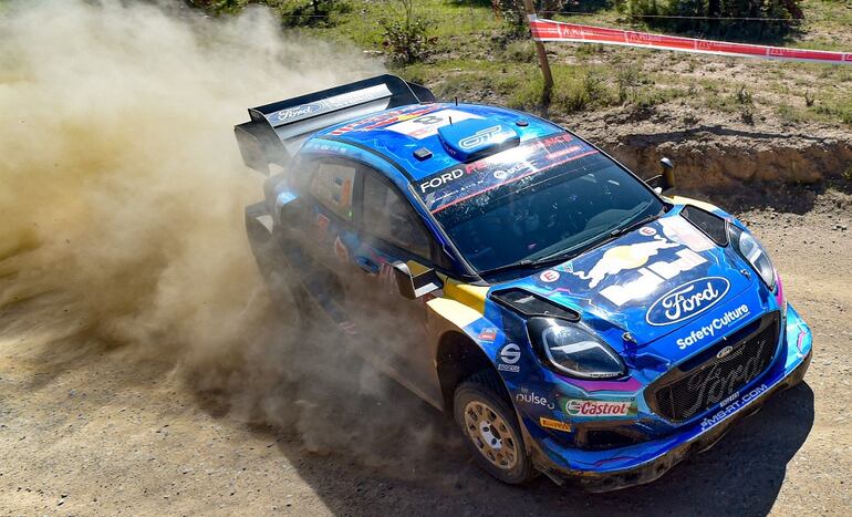 Los estonios Ott Tänak y Martin Järveoja, con el Ford Puma Rally1 del M-Sport, dominan el rally chileno en los primeros kilómetros.