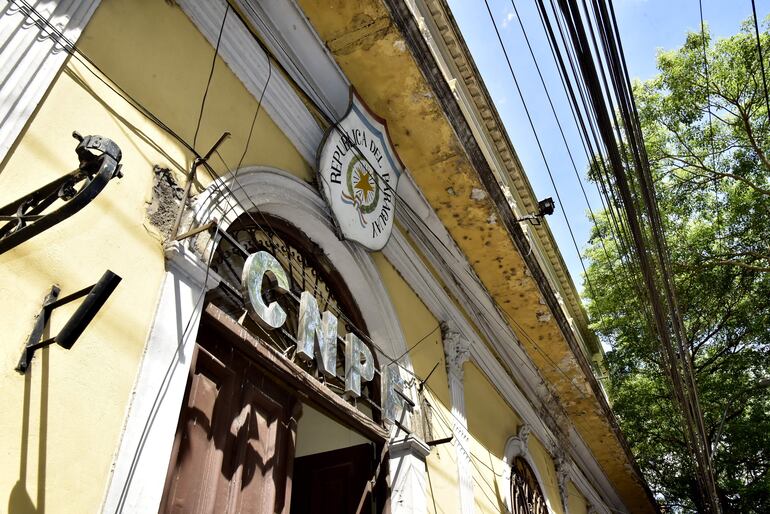 Entrada principal del Colegio Nacional Presidente Franco.