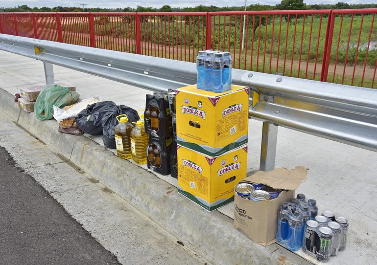 Funcionarios de la DNIT ya decomisaron ayer productos de contrabando en el nuevo puente.