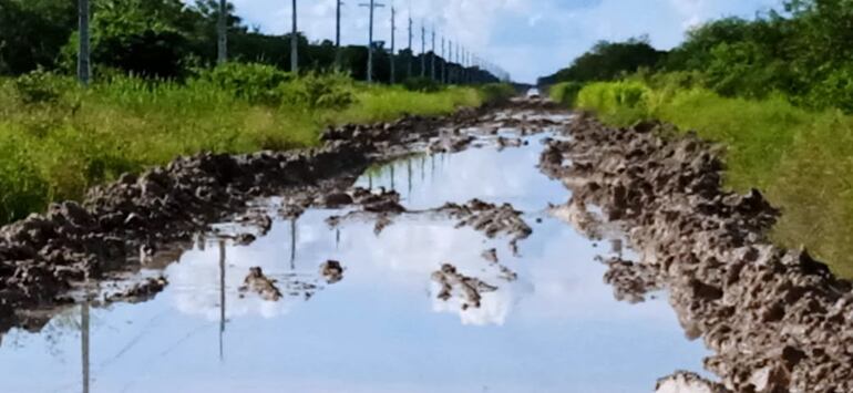 Gran parte del año, los caminos quedan inundados en el Alto Paraguay, debido a las reparaciones precarias.