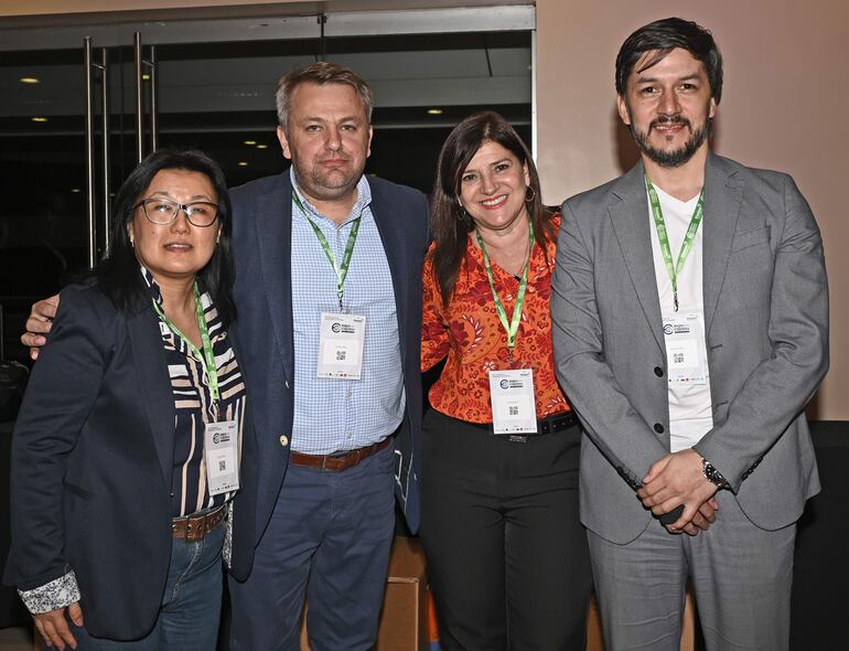 Sandra Lee, Michel Gibaud, Estela Luraschi y Jorge Figueredo.