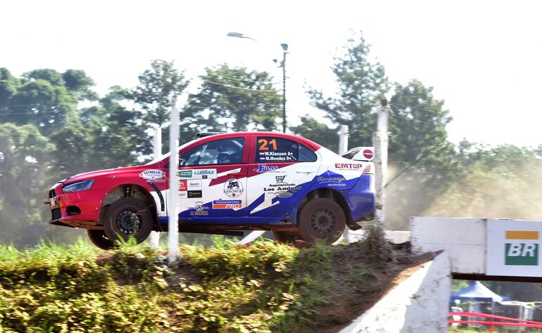 Wilfried Klassen y Marco Méndez, con el Mitsubishi Lancer EVO X, serán los primeros en la ruta dentro de la Clase RC2N, tras la clasificación de ayer en Capiatá.