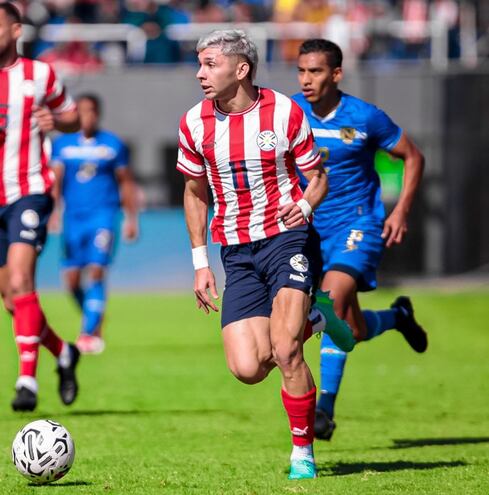 Julio Enciso, jugador del Brighton y la Selección Paraguaya.