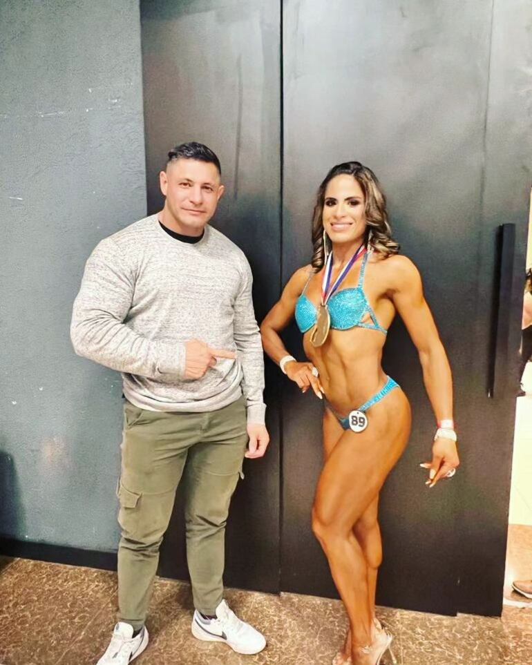 Liz Fabiola Pérez junto a su entrenador Julio Pérez. (Instagram/Liz Fabiola Pérez)