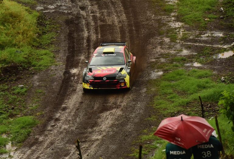 Luis Ortega y Carlos Zarca (VW Polo GTI R5) fueron quintos en la general y ganadores de la RC2B.