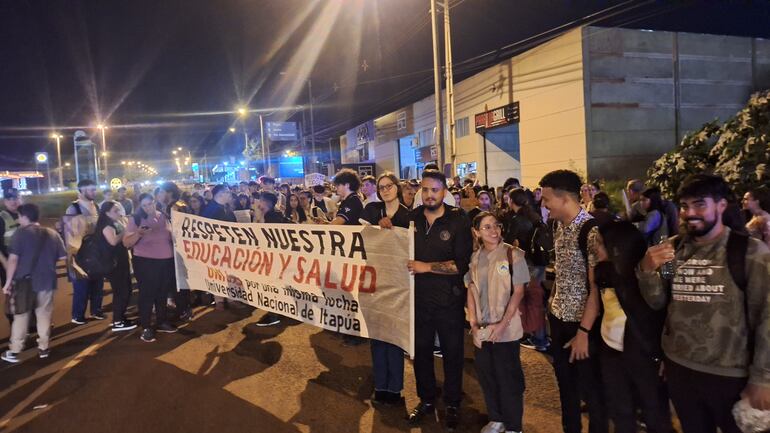 Manifestación de Estudiantes de la UNI en Encarnación