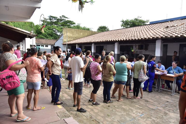 El inicio de clases se retrasó por unos días en la escuela Carlos A. López, que sufrió el robo de hasta un medidor de la Ande.