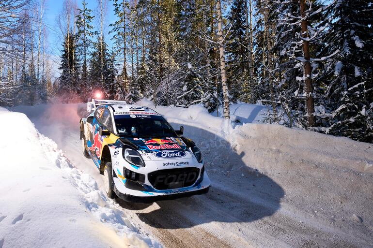 Adrien Fourmaux y Alexandre Coria (Ford Puma Rally1 Hybrid), irán en busca del podio hoy.