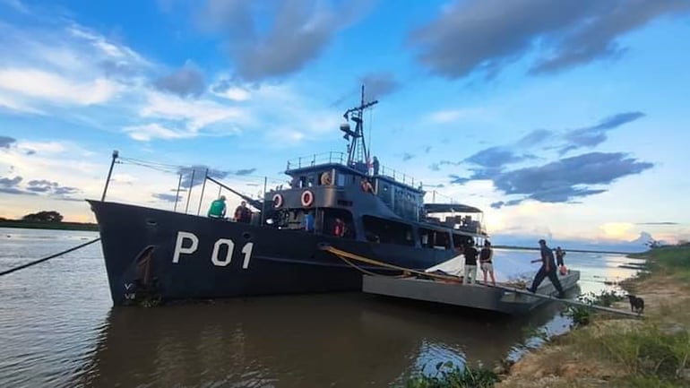 El barco Capitán Cabral se encuentra a 40 kilómetros de su destino final Bahía Negra donde debe llegar en la noche de este jueves, tras 9 días de navegación.