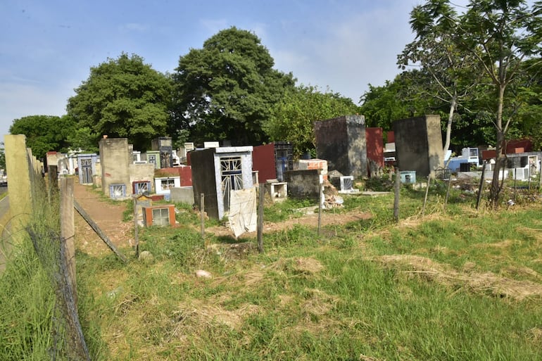 Cementerio del Este en pésimo estado.