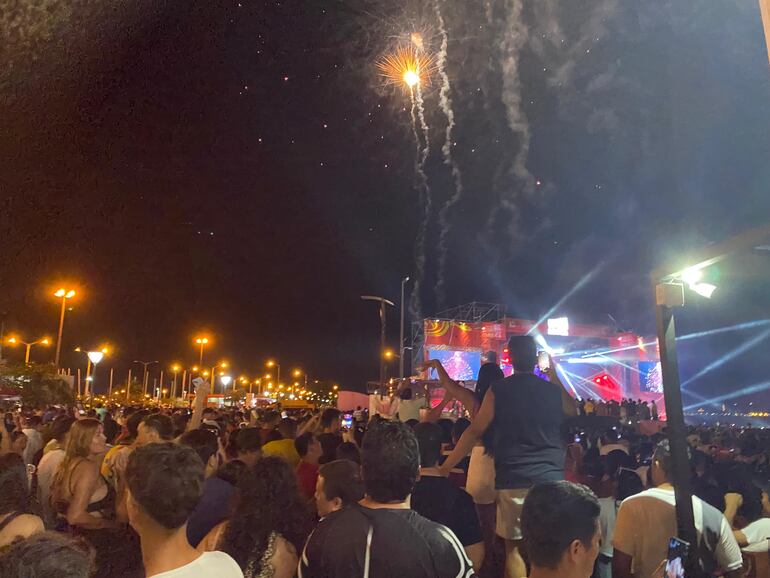 Festival Brahma Música en Playa San José de Encarnación.