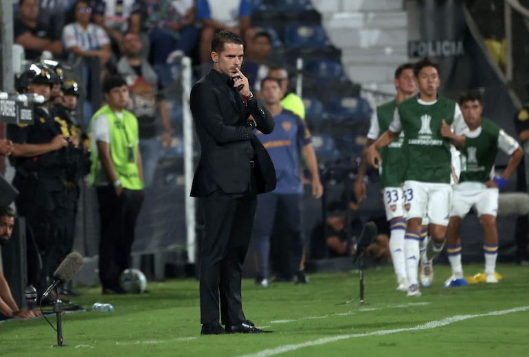 Boca Juniors' coach Fernando Gago looks on during the Copa Libertadores qualification second round first leg football match between Peru's Alianza Lima and Argentina's Boca Juniors at the Alejandro Villanueva stadium in Lima on February 18, 2025. (Photo by ALDAIR MEJIA / AFP)