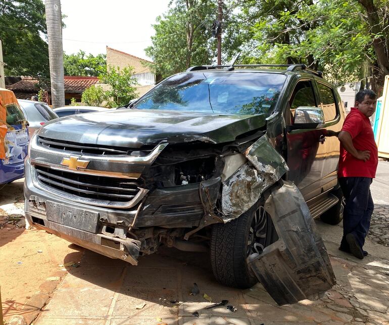 Así quedó la camioneta Chevrolet S10 que pertenece a María Iturbe.