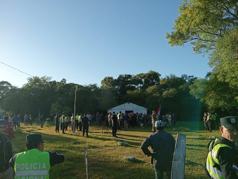 Desalojo masivo en San Juan Nepomuceno: más de 150 familias pierden sus hogares en medio de tensiones