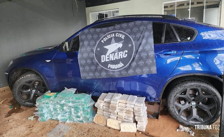 La camioneta con matrícula paraguaya que transportaba la droga.