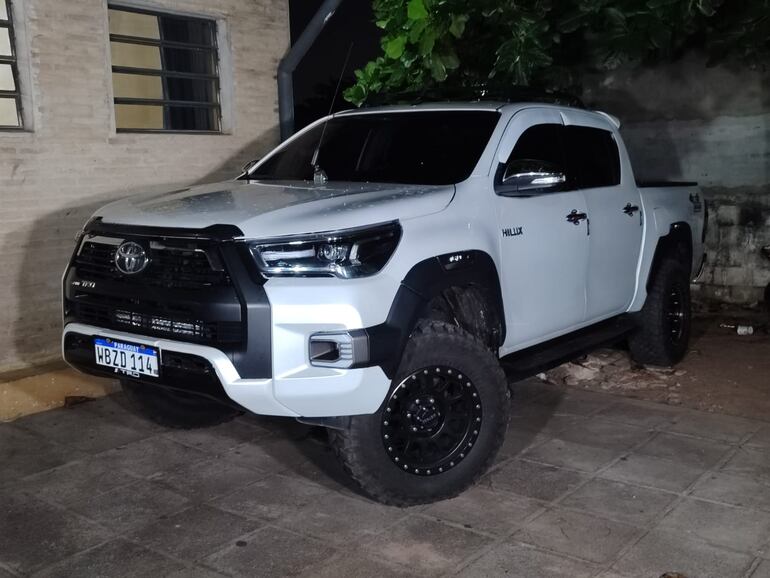 Esta lujosa camioneta fue incautada por la Policía por tener varias irregularidades.